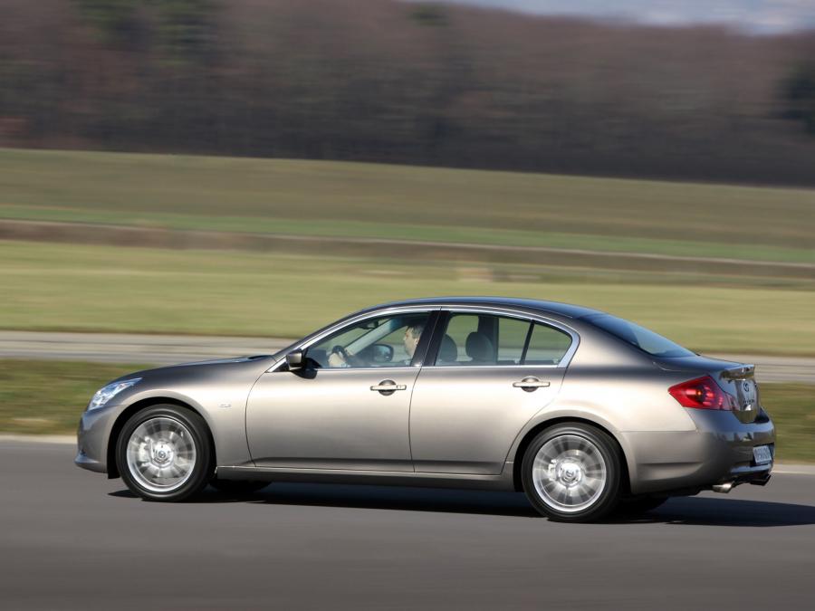  Infiniti G37 2010 года  (EU) (фото 6 из 53)